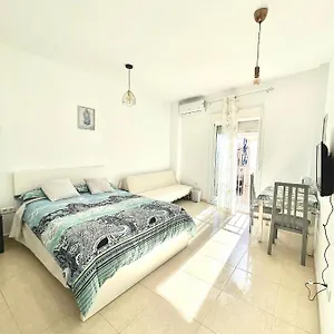 https://luna-rooms-centro.es-andalucia.com