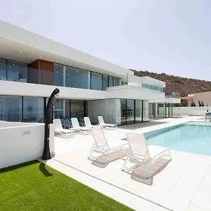 https://new-home-costa-adeje.in-canary-islands.com